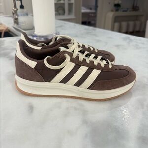 New Adidas Women's Brown and Cream Athletic Shoes 8.5